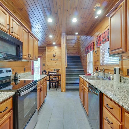 Cabin With Pool Access About 3 Mi To Downtown Gatlinburg Exteriör bild