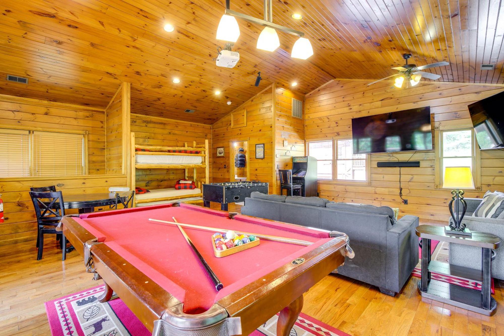 Cabin With Pool Access About 3 Mi To Downtown Gatlinburg Exteriör bild