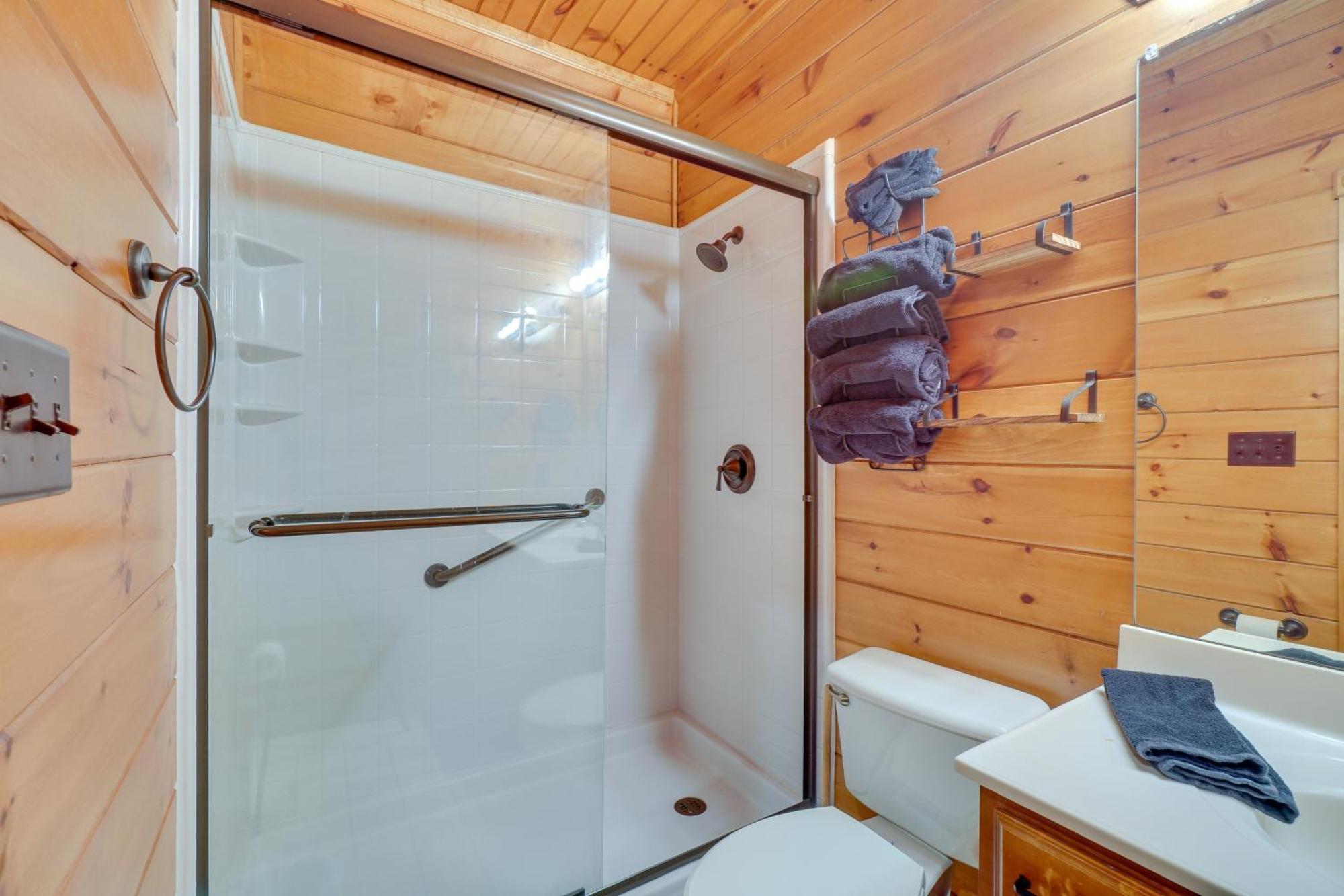 Cabin With Pool Access About 3 Mi To Downtown Gatlinburg Exteriör bild