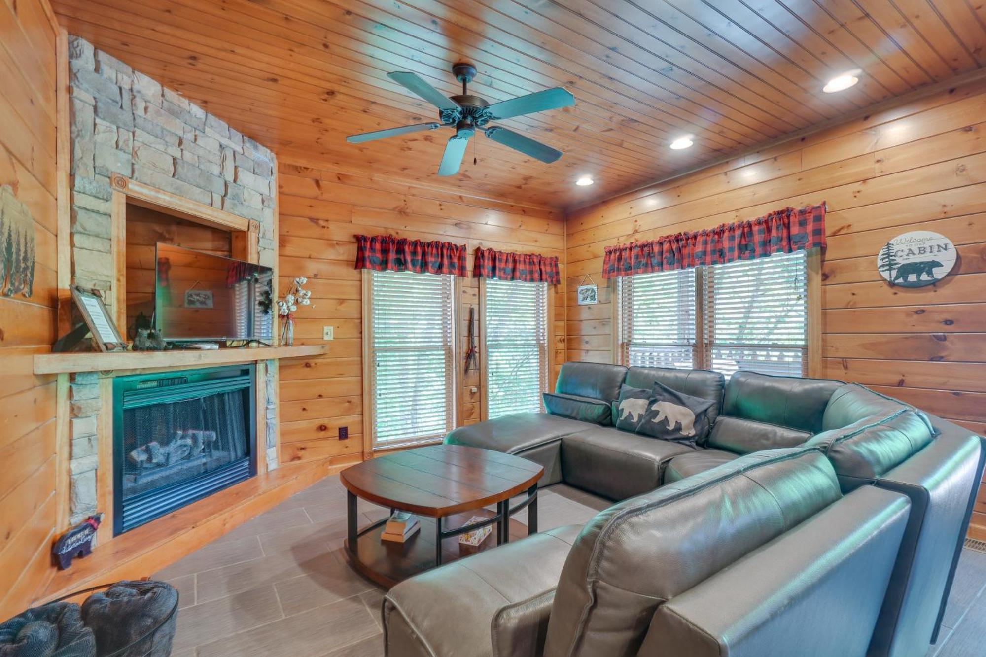 Cabin With Pool Access About 3 Mi To Downtown Gatlinburg Exteriör bild