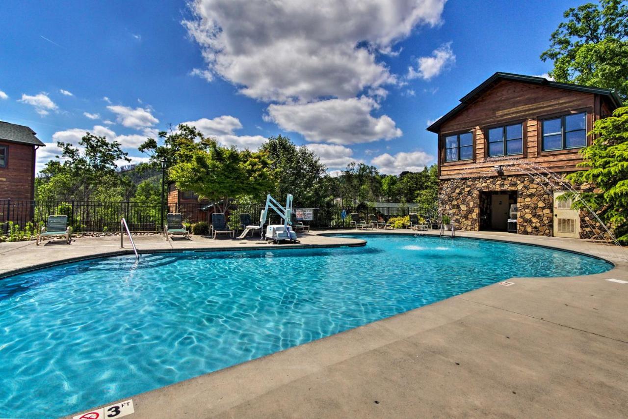 Cabin With Pool Access About 3 Mi To Downtown Gatlinburg Exteriör bild
