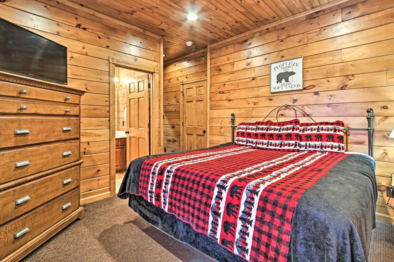 Cabin With Pool Access About 3 Mi To Downtown Gatlinburg Exteriör bild