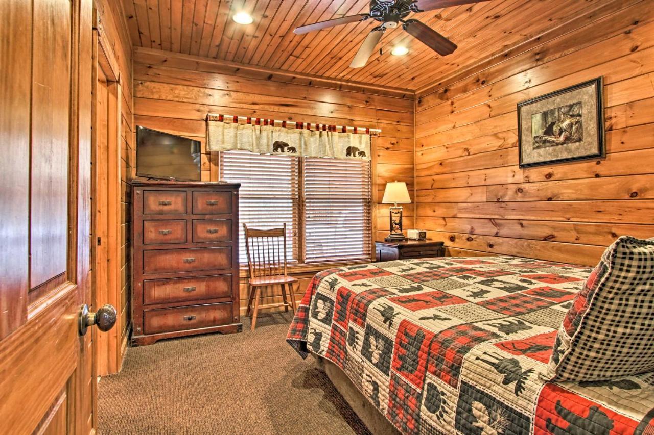 Cabin With Pool Access About 3 Mi To Downtown Gatlinburg Exteriör bild
