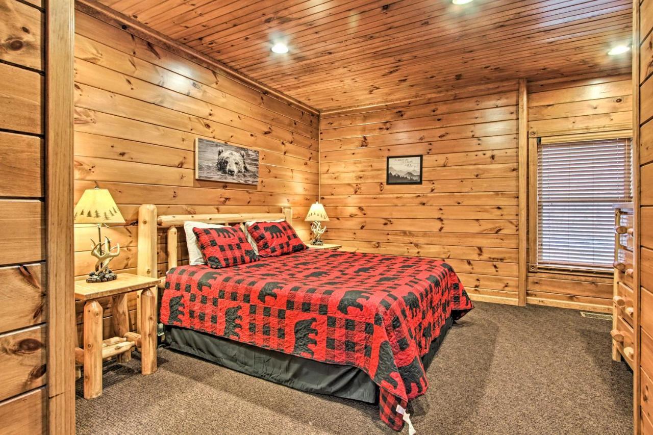 Cabin With Pool Access About 3 Mi To Downtown Gatlinburg Exteriör bild